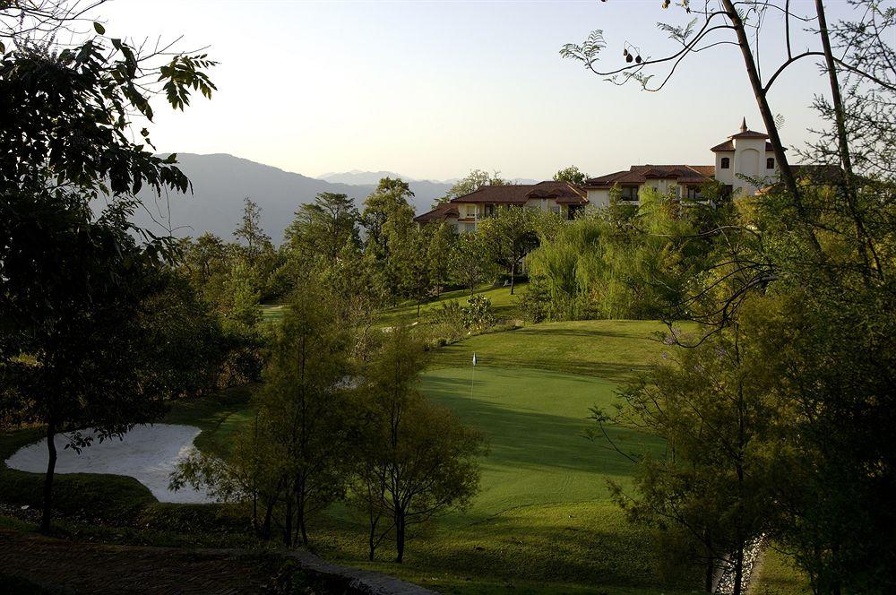 Hotel Ananda In The Himalayas à Rishīkesh Extérieur photo